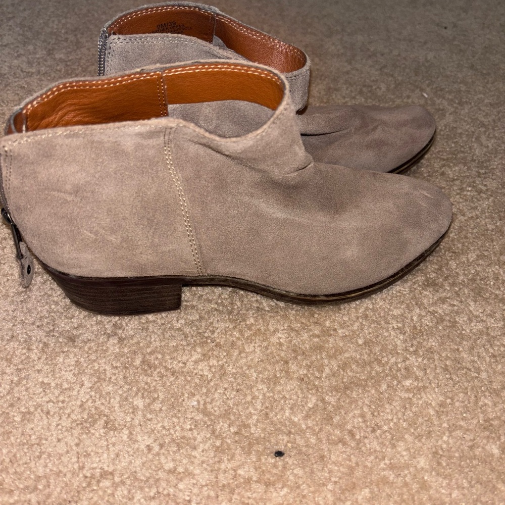 Lucky Brand Tan Heeled Boots Suede Ankle
